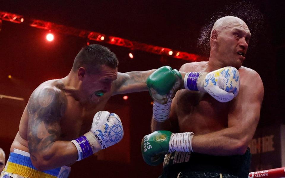 Throughout the bout Usyk landed a lot with his left, including this one which really rocked Fury