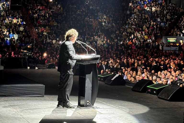 Javier Milei habla durante el acto en el Luna Park