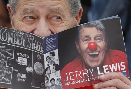 Cast member Jerry Lewis poses during a photocall for the film "Max Rose" at the 66th Cannes Film Festival in Cannes May 23, 2013. REUTERS/Regis Duvignau