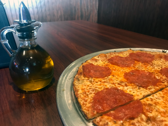 Colony Grill serves up New England-style hot oil bar pizza