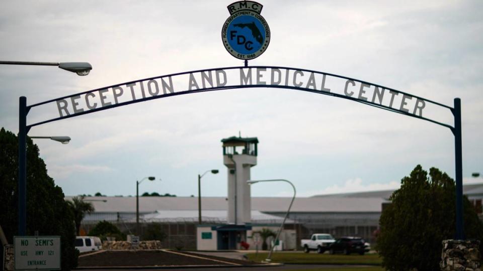 La Recepción y Centro Médico del Departamento Correccional de la Florida en Lake Butler es el principal hospital del sistema penitenciario estatal. David Goldman/Associated Press