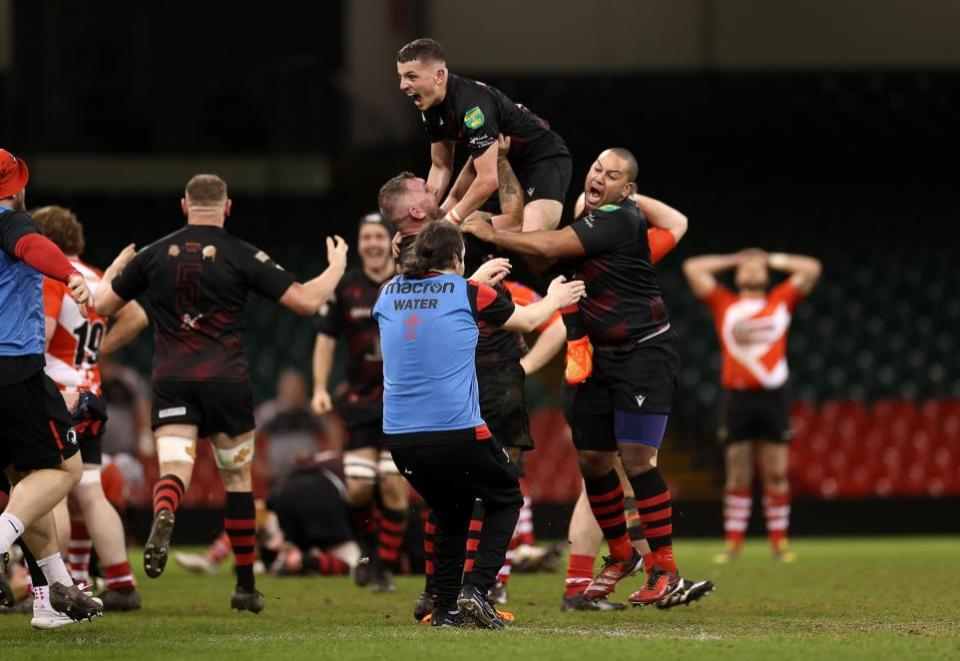 South Wales Argus: DELIGHT: Newport Saracens celebrate victory against Tonna