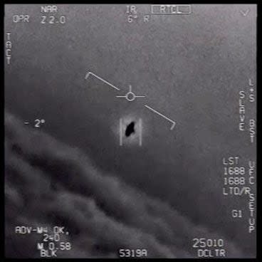 An image of a 2004 encounter near San Diego between two Navy F/A-18F fighter jets and an unknown object