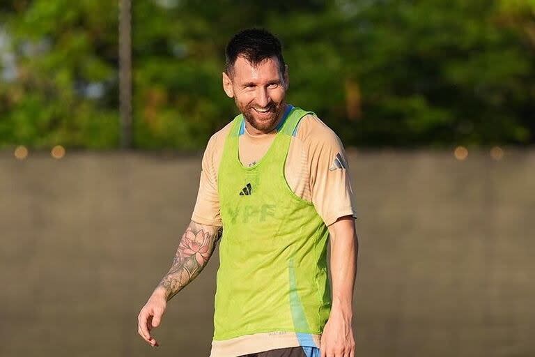 Lionel Messi en el entrenamiento de la selección argentina