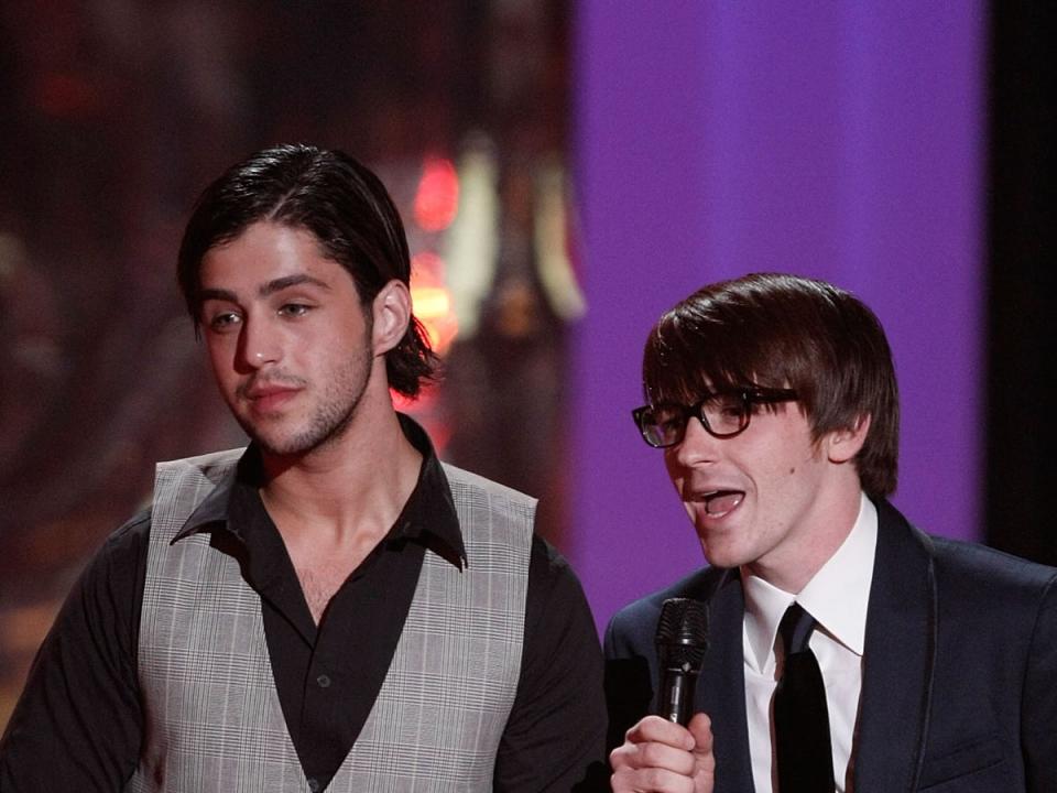 Drake Bell with Josh Peck in 2009 (Getty Images)