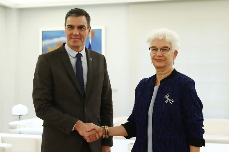 Pedro Sánchez y la embajadora de Israel en España, Rodica Radian-Gordon, antes de la crisis bilateral