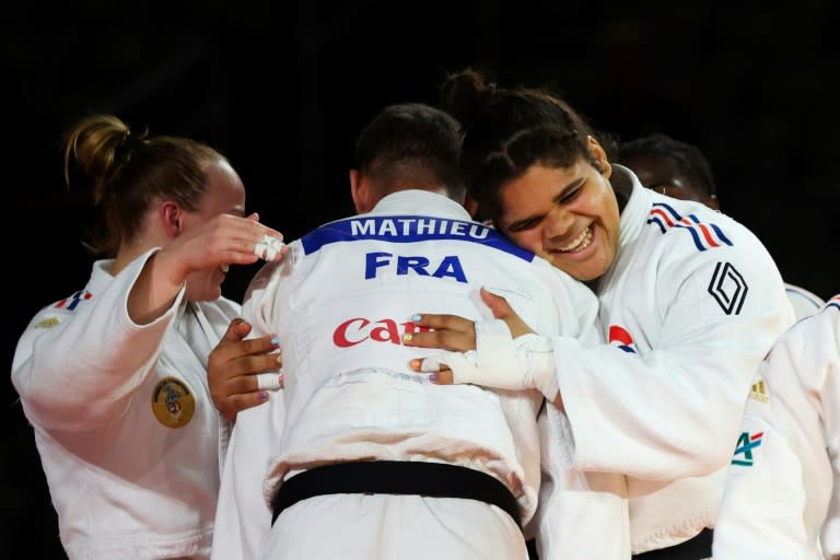 L'équipe de France sacrée championne d'Europe de judo, le 28 avril 2024 à Zagreb (Damir SENCAR)