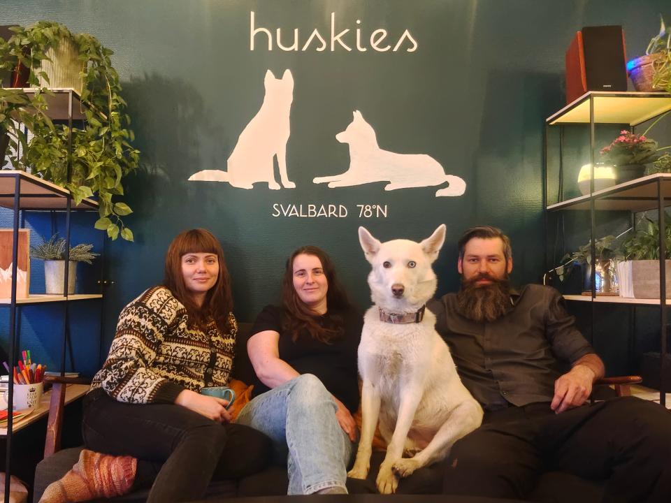 Cafe huskies Svalbard