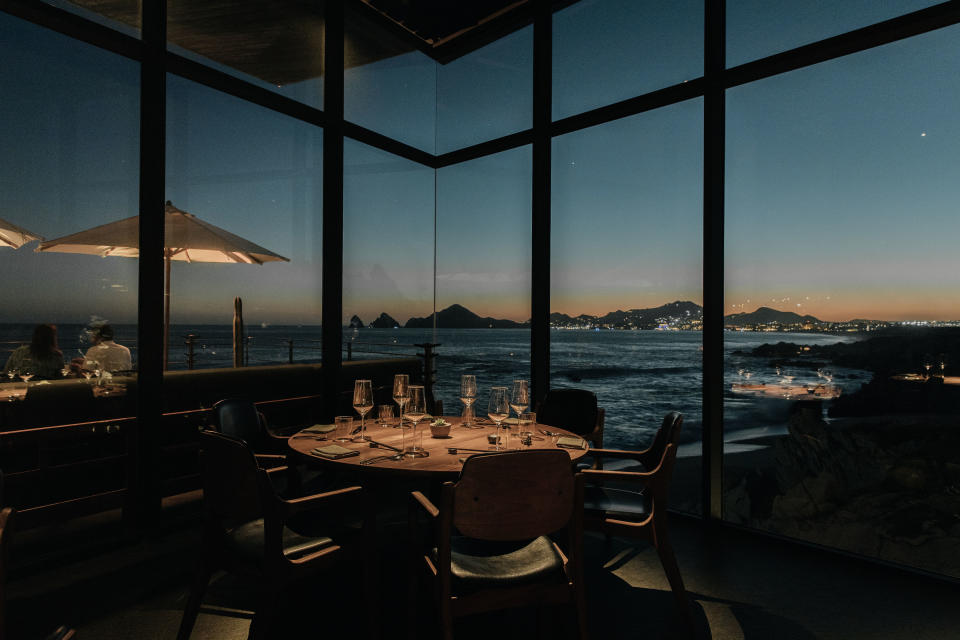 Manta Restaurant - Night View - The Cape - A Thompson Hotel