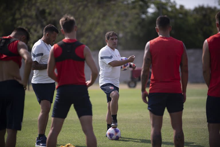 Leandro Stillitano, al mando del entrenamiento de Independiente