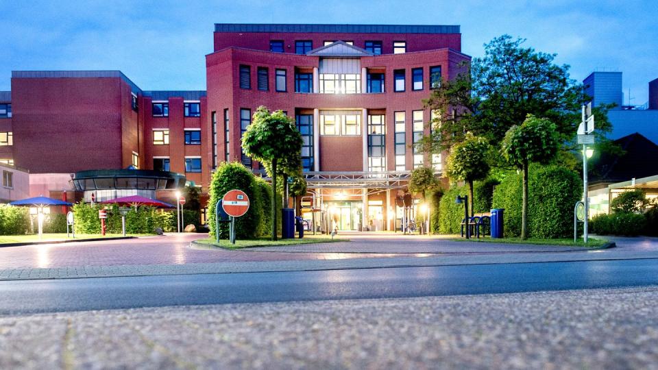 Blick auf das Klinikum Oldenburg im Stadtteil Kreyenbrück. Hier ist ein frühgeborenes Baby an verunreinigter Milchpulvernahrung gestorben.