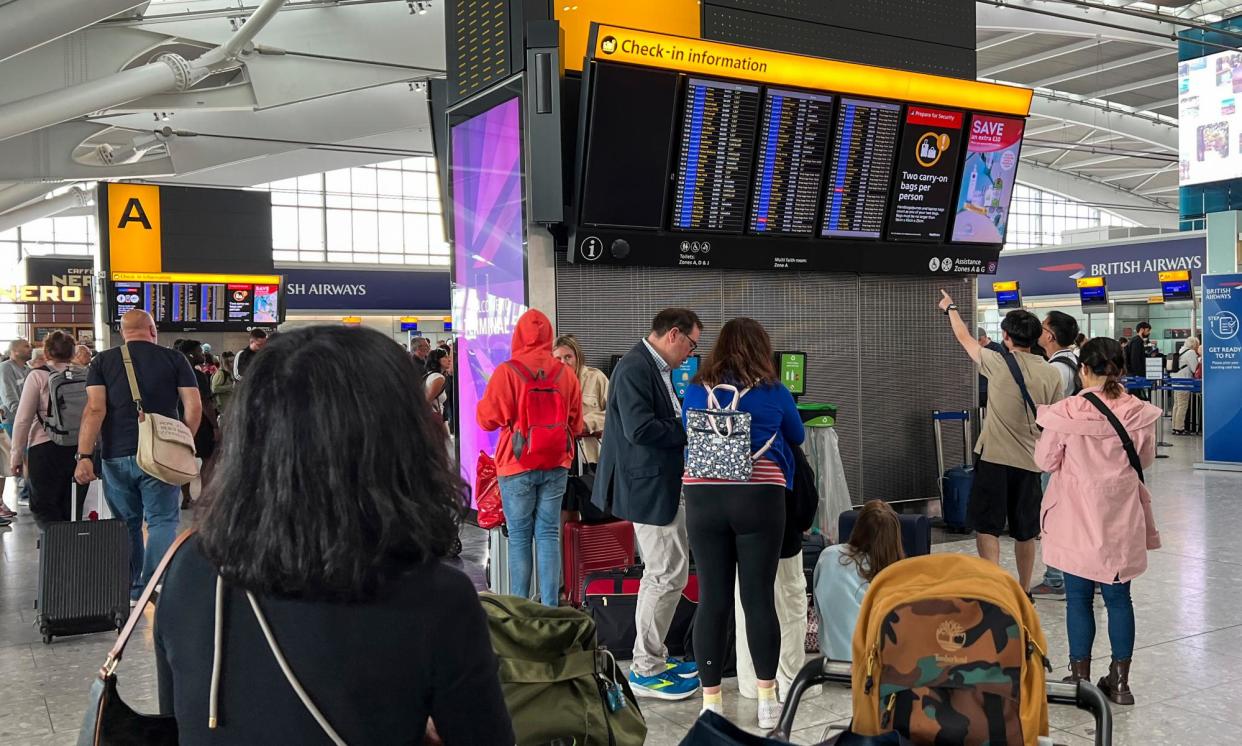 <span>Heathrow has said it has ‘robust’ plans in place to keep the airport ‘running smoothly’, even if the staff strikes of last year are repeated.</span><span>Photograph: Alberto Pezzali/AP</span>