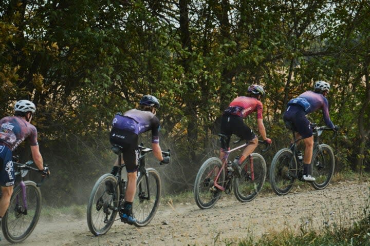 <span class="article__caption">Griffin Easter, Adam Roberge, Stetina, and Brennan Wertz lead the charge</span> (Photo: BWR photo pool)