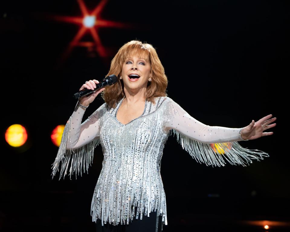 Reba McEntire cancels Friday concert at Nationwide Arena, show