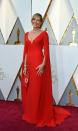 <p>Lady in Red! Der Star aus “I, Tonya” in einer hautengen Robe von Reem Acra mit aufregenden Trompetenärmeln. (Bild: Getty Images) </p>