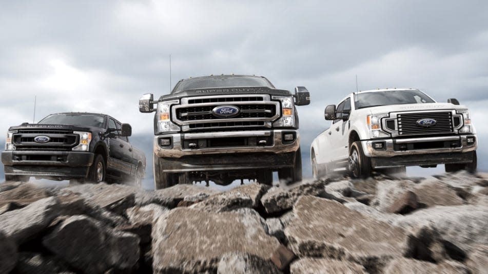 2021 Ford Super Duty wäert eng Produktiounsreduktioun an der Kentucky Truck Plant zu Louisville gesinn wéinst dem Halbleitermangel.