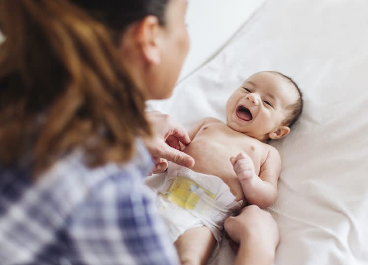 La edad recomendable para empezar a aplicar la secuencia de masaje es a partir del mes y medio, dos meses, pero lo que llamamos 'Toques de Relajación', la 'Contención' y 'Contacto quieto', se puede comenzar desde el momento del nacimiento