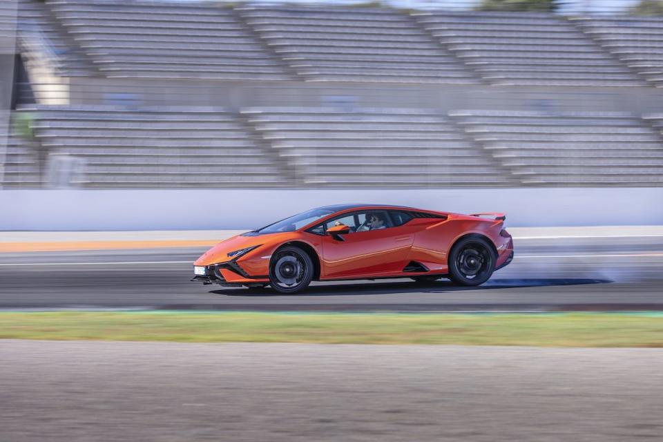 2023 Lamborghini Huracán Tecnica - Photos From Every Angle