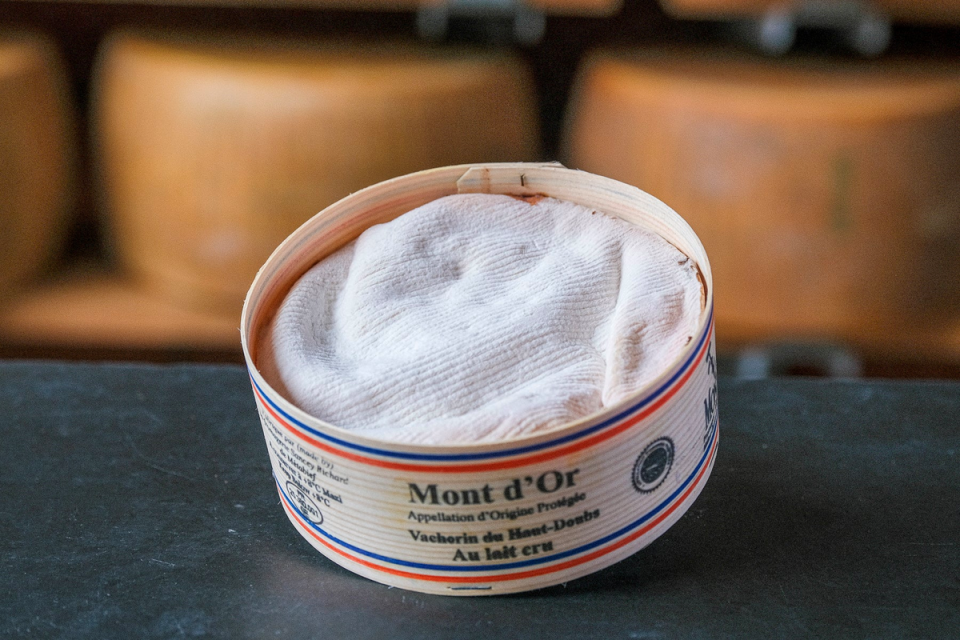 Vacherin Mont d’Or is equally delicious at room temperature or baked in the oven (Sancey Richard)