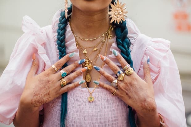 <p>On the street at London Fashion Week. Photo: Imaxtree</p>