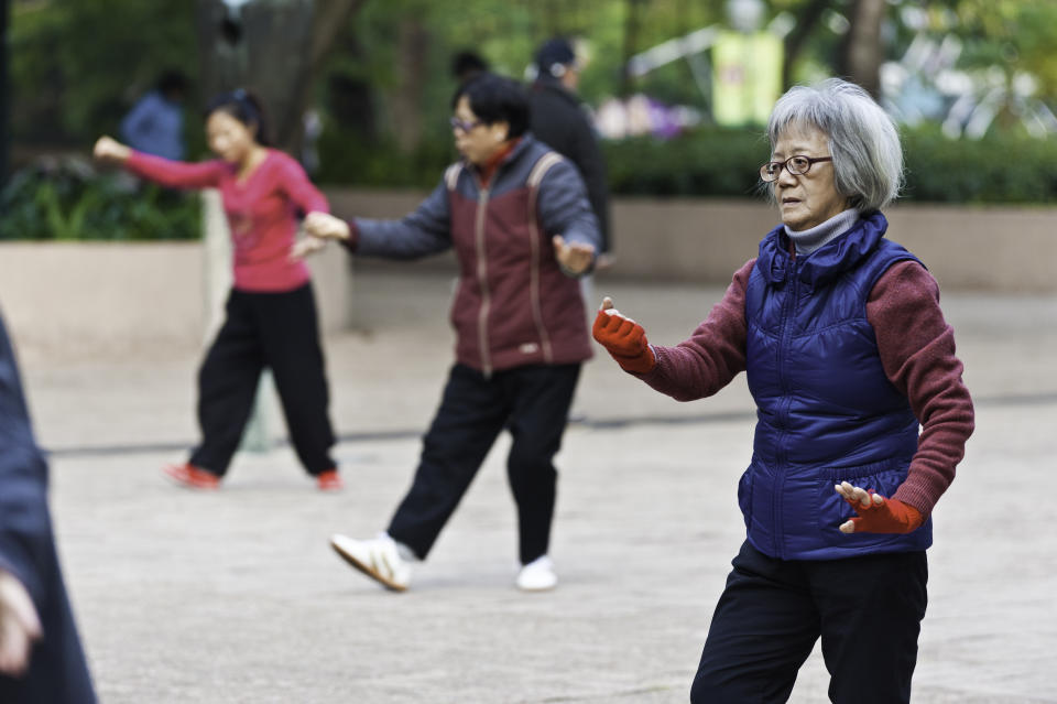 香港面對人口老化，在2021年有20%人已65歲或以上，預期到2039年比例將升至31%。