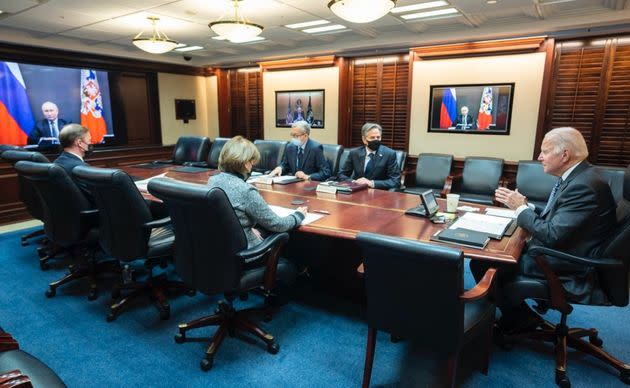 Situation Room nella Casa Bianca, videoconferenza Joe Biden e Vladimir Putin (Photo: Twitter @TheWhiteHouse)