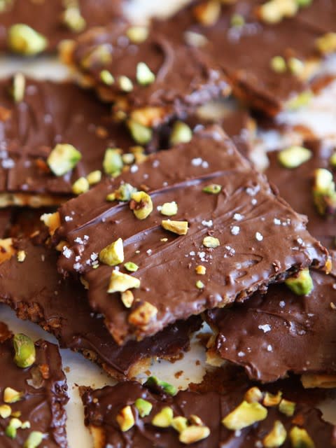 chocolate matzo crunch