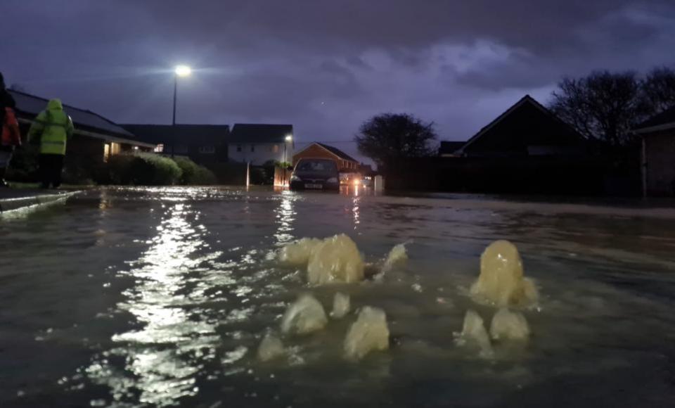 Isle of Wight County Press: Flooding on Forest Hills/Broadwood Lane in Gunville