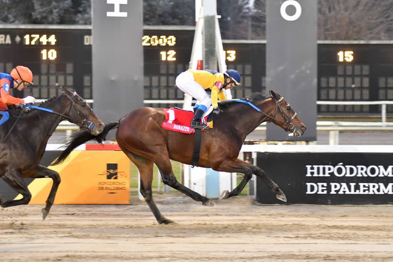 Durazzo dejó segundo a Kodiak Boy en el Estrellas Classic, la carrera de los seis millones de pesos al ganador; Francisco Gonçalves volvió a la silla del favorito