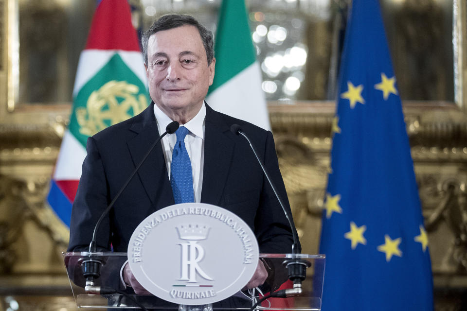 Mario Draghi comparece ante la prensa tras aceptar la petición del presidente de Italia, Sergio Mattarella, para formar Gobierno. (Photo: Getty Images)