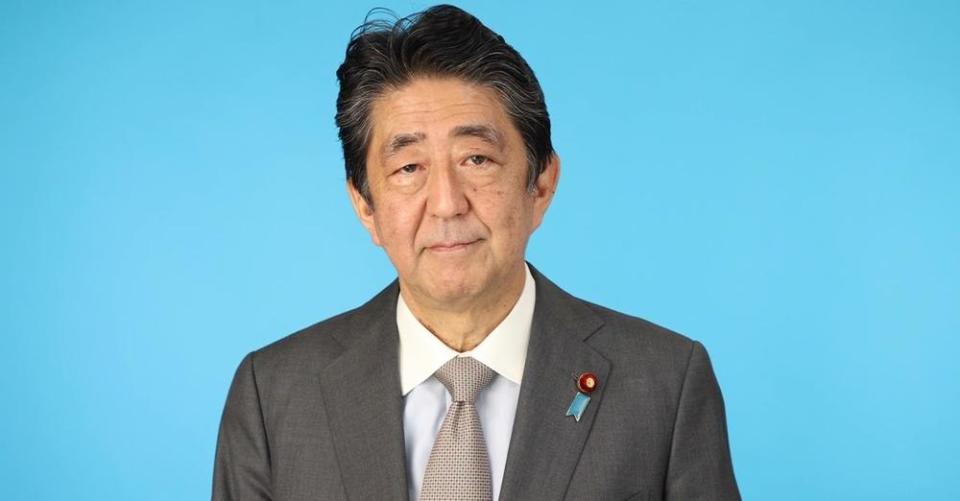 日本前首相安倍晉三今（8）日上午在奈良市遭槍擊，經緊急送醫後仍宣告不治。   圖：翻攝安倍晋三臉書（資料照）