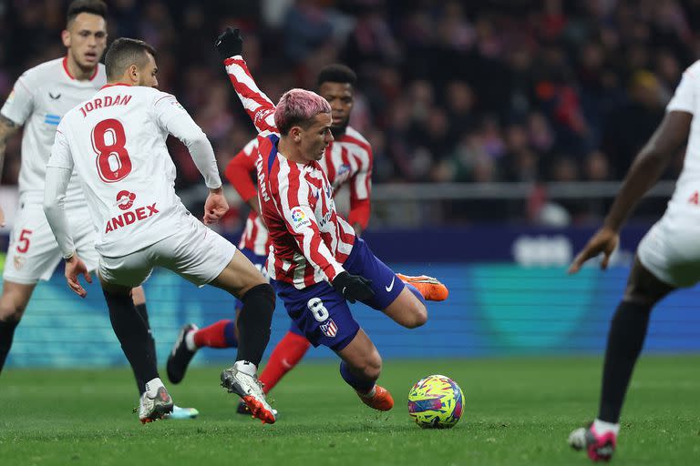 Atlético de Madrid y Sevilla calentarán motores para la liga española.