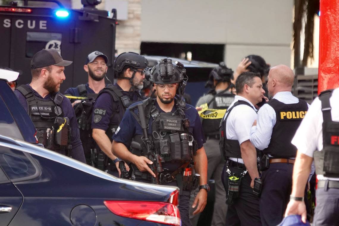 A Fort Lauderdale police officer was shot by a suspect near the Holiday Inn Express on Southeast 17th St. on Thursday morning, March 21, 2024. (Joe Cavaretta/South Florida Sun Sentinel)