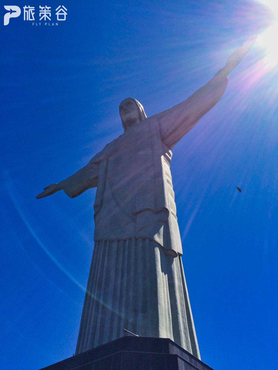 張開的雙臂的基督像就如同熱情的巴西人民般歡迎著來自世界各地的遊客