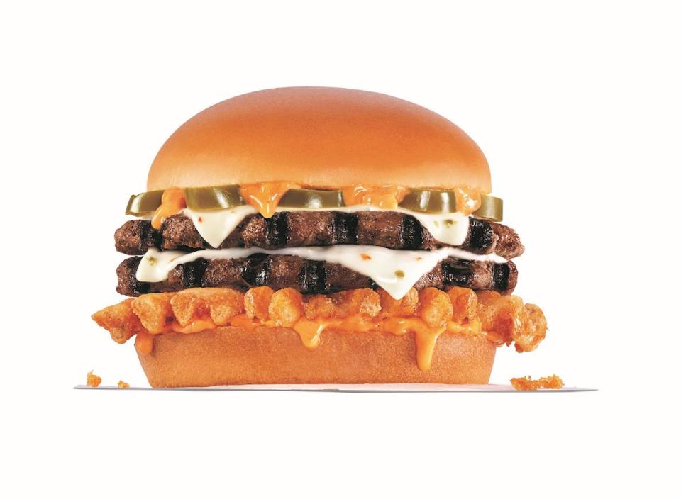 “Rocky Mountain High: Cheeseburger Delight” . Foto: Carl’s Jr. via The Daily Meal