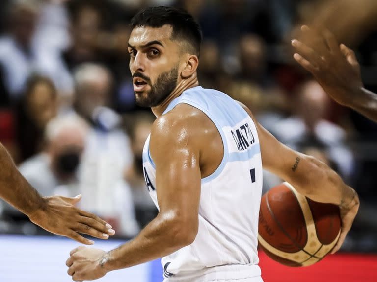 Facundo Campazzo tiene varias opciones de Europa, pero mantiene firme su deseo de seguir en la NBA, aunque las opciones se van agotando