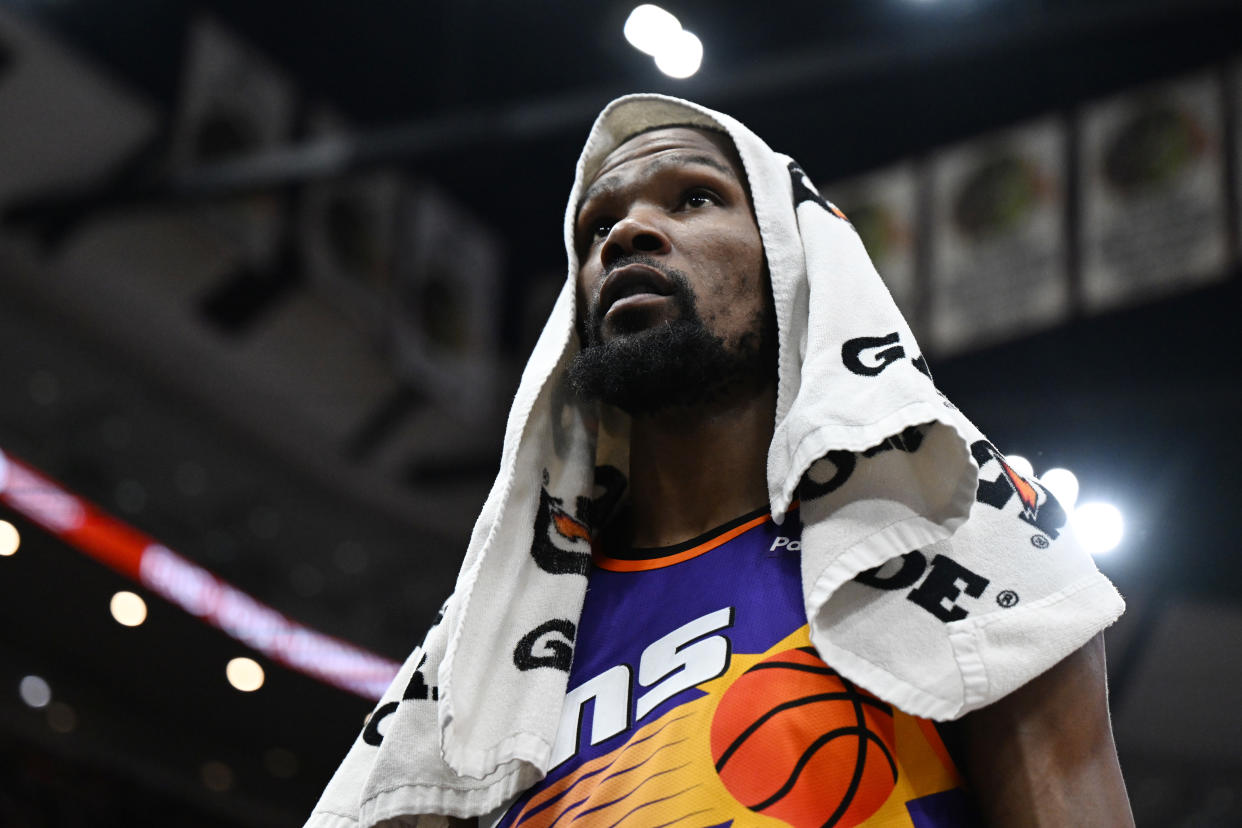 CHICAGO, ILLINOIS - MARCH 03: Kevin Durant #35 of the Phoenix Suns during the game against the Chicago Bulls at United Center on March 03, 2023 in Chicago, Illinois.  NOTE TO USER: User expressly acknowledges and agrees that, by downloading and or using this photograph, User is consenting to the terms and conditions of the Getty Images License Agreement.  (Photo by Quinn Harris/Getty Images)