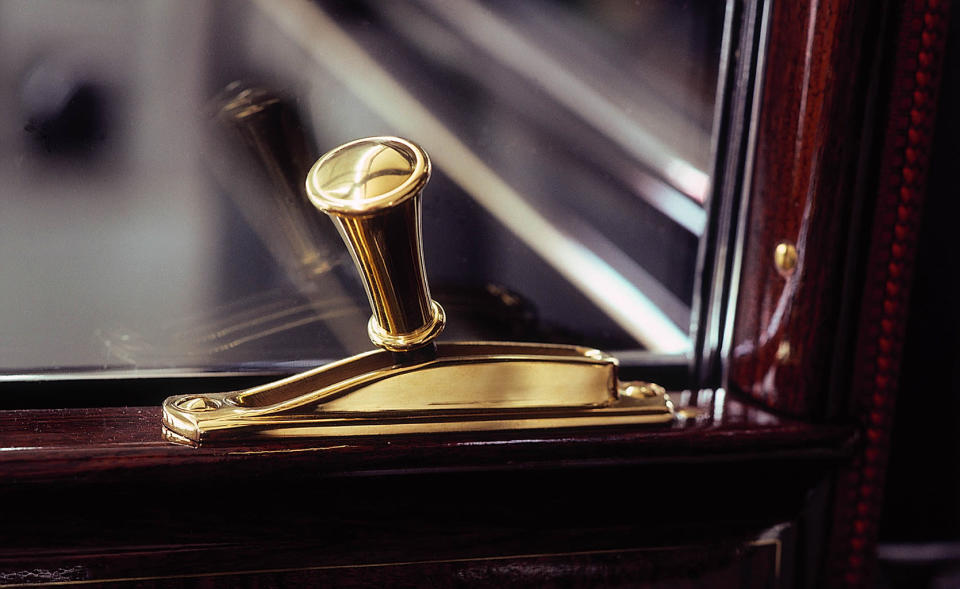 Historically correct down to the smallest detail: The popemobile of 1930 was restored at the museum workshop of Mercedes-Benz with the highest precision.