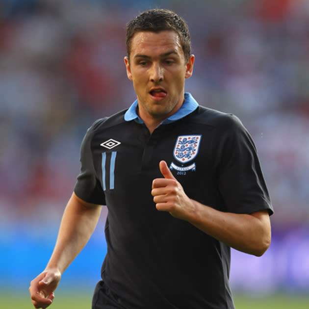 Nom: Stewart Downing<br>Poste: Milieu<br>Date de naissance (Âge): 22/07/1984 (27)<br>Numéro: 19<br>Club: Liverpool (Angleterre ENG)