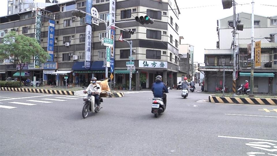 彰化執勤救護車路口撞機車　女騎士噴飛傷重送醫急救