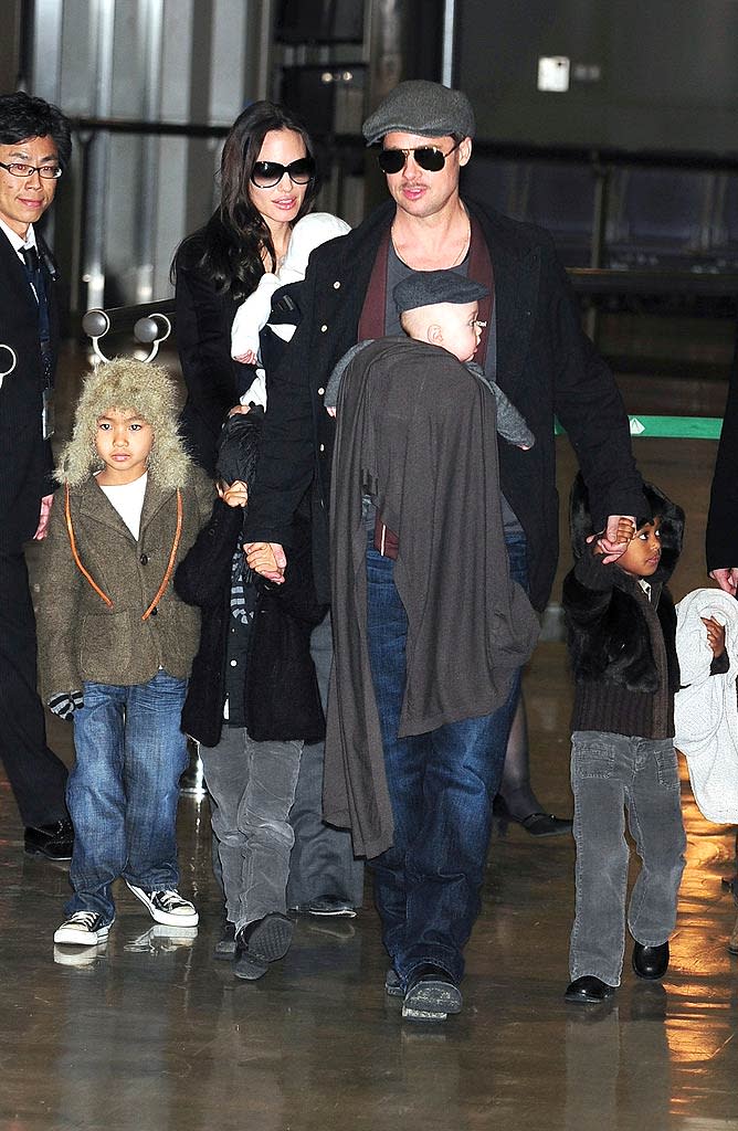 Jolie Pitt kids Japan Airport