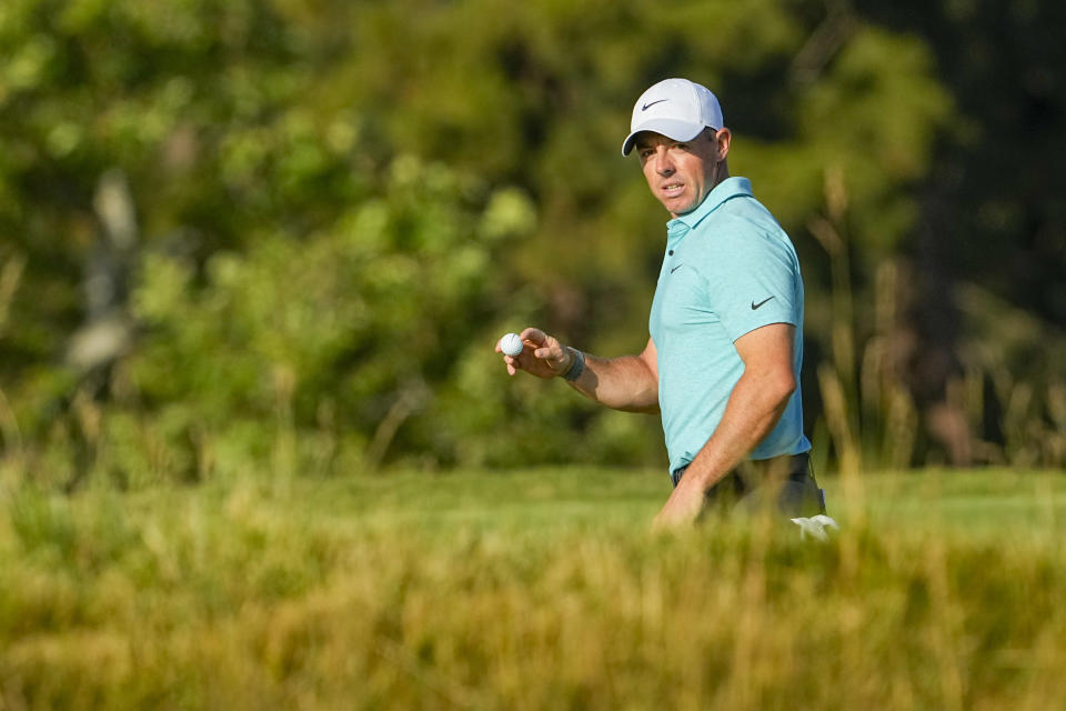 Rory McIlroy waves after his putt on the 16th hole during the final round of the U.S. Open golf tournament at Los Angeles Country Club on Sunday, June 18, 2023, in Los Angeles. (AP Photo/Matt York)