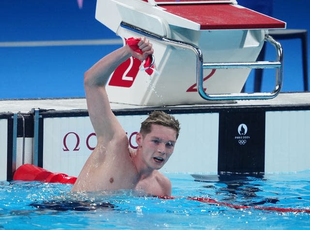 Duncan Scott in the pool at the Paris Olympics