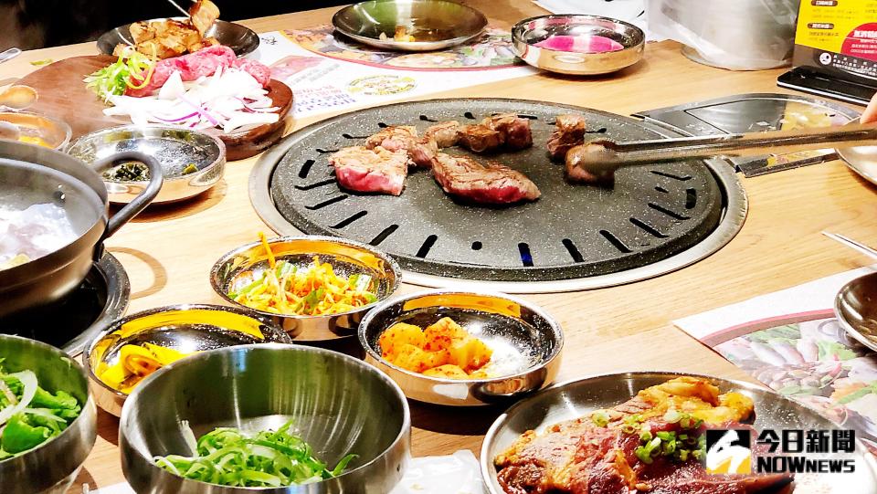 ▲鍋物、烤肉、自助吧結合，日韓風味都有。（圖／記者陳美嘉攝）