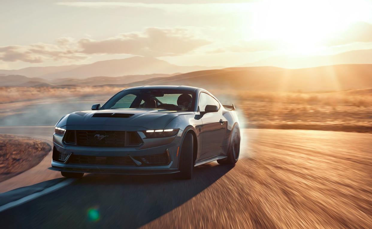 2024 ford mustang dark horse