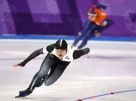 Speed Skating - Pyeongchang 2018 Winter Olympics - Men's 500m Competition Finals - Gangneung Oval - Gangneung, South Korea - February 19, 2018. Daichi Yamanaka of Japan and Kai Verbij of the Netherlands in action. REUTERS/Phil Noble