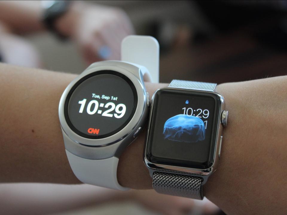 Samsung Gear S2 vs Apple Watch