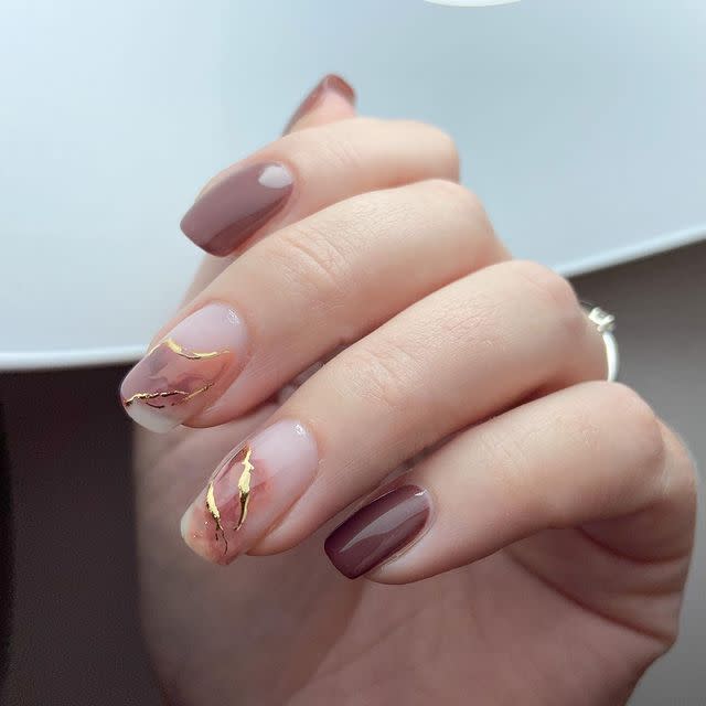 9) These IG-Worthy Mauve Nails