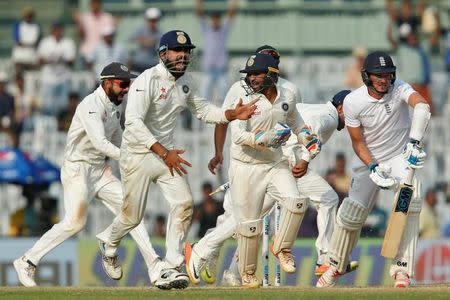 Cricket - India v England - Fifth Test cricket match - M A Chidambaram Stadium, Chennai, India - 20/12/16. India's players celebrate after winning the series. REUTERS/Danish Siddiqui