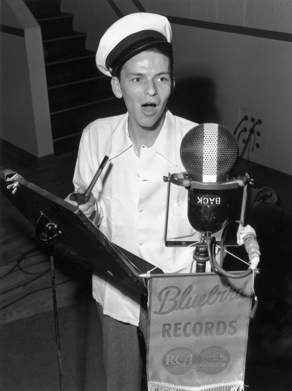 1943: The Start of a Solo Career